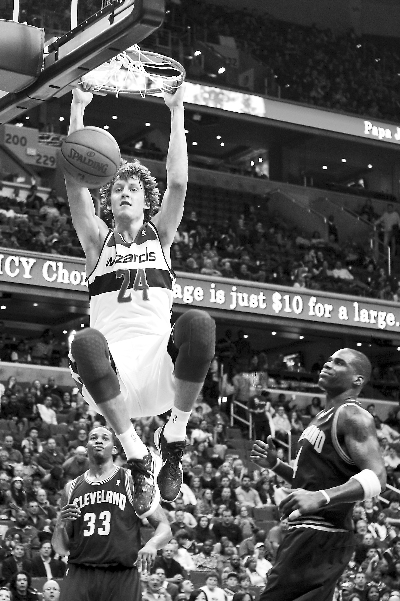 关于小牛遭魔术逆转，四连败难堪的信息