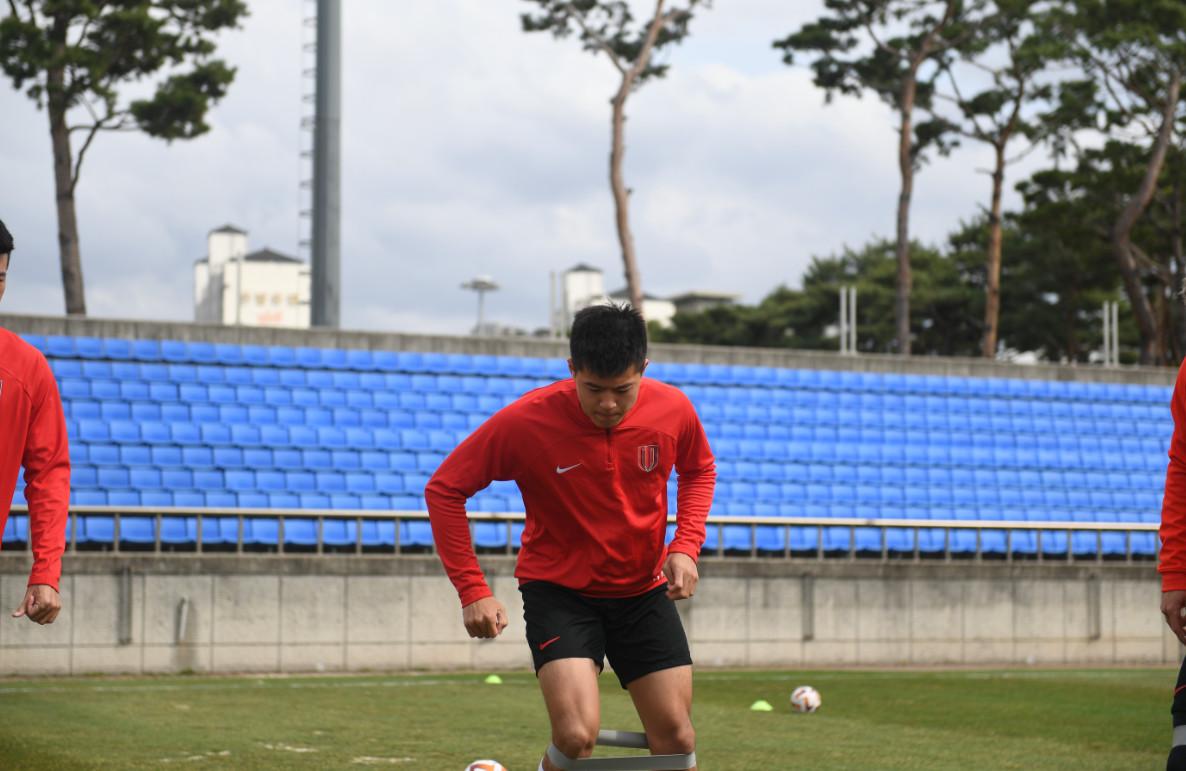 鲁能遭遇上港绝杀，场外传闻球队士气低迷