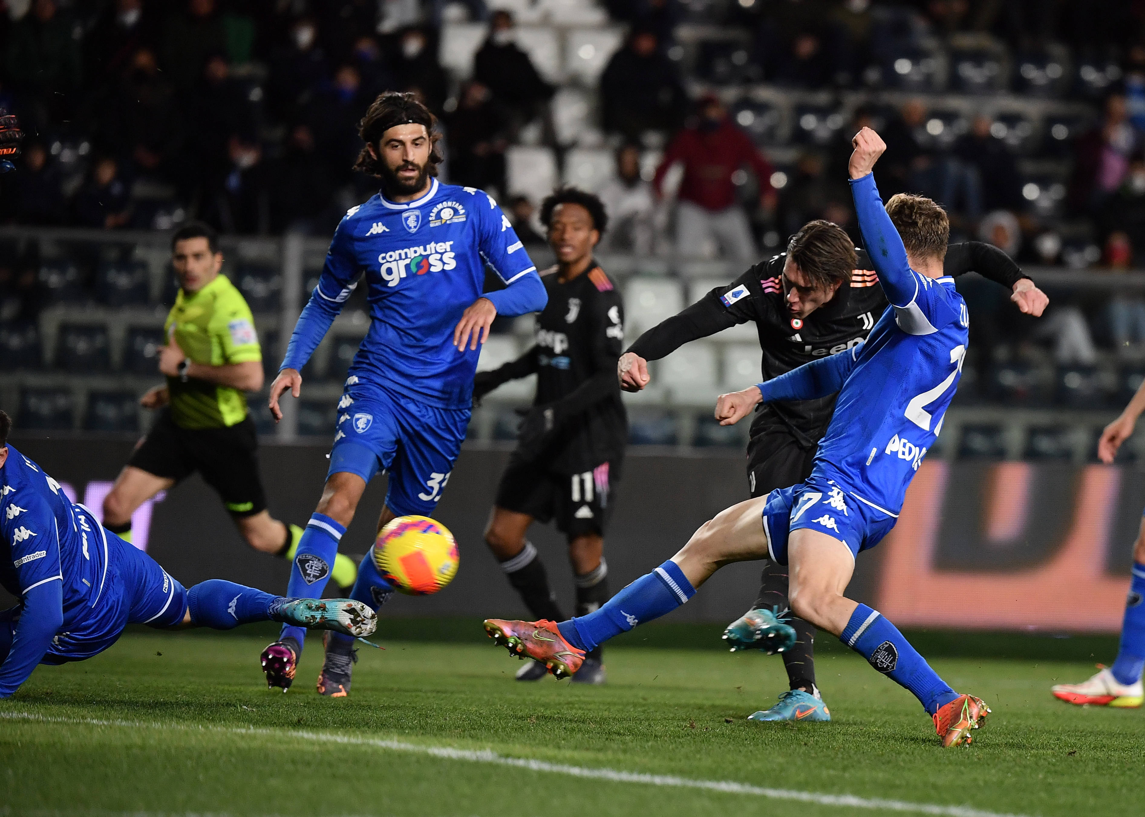 莱切斯特城实现逆袭斩获关键胜利