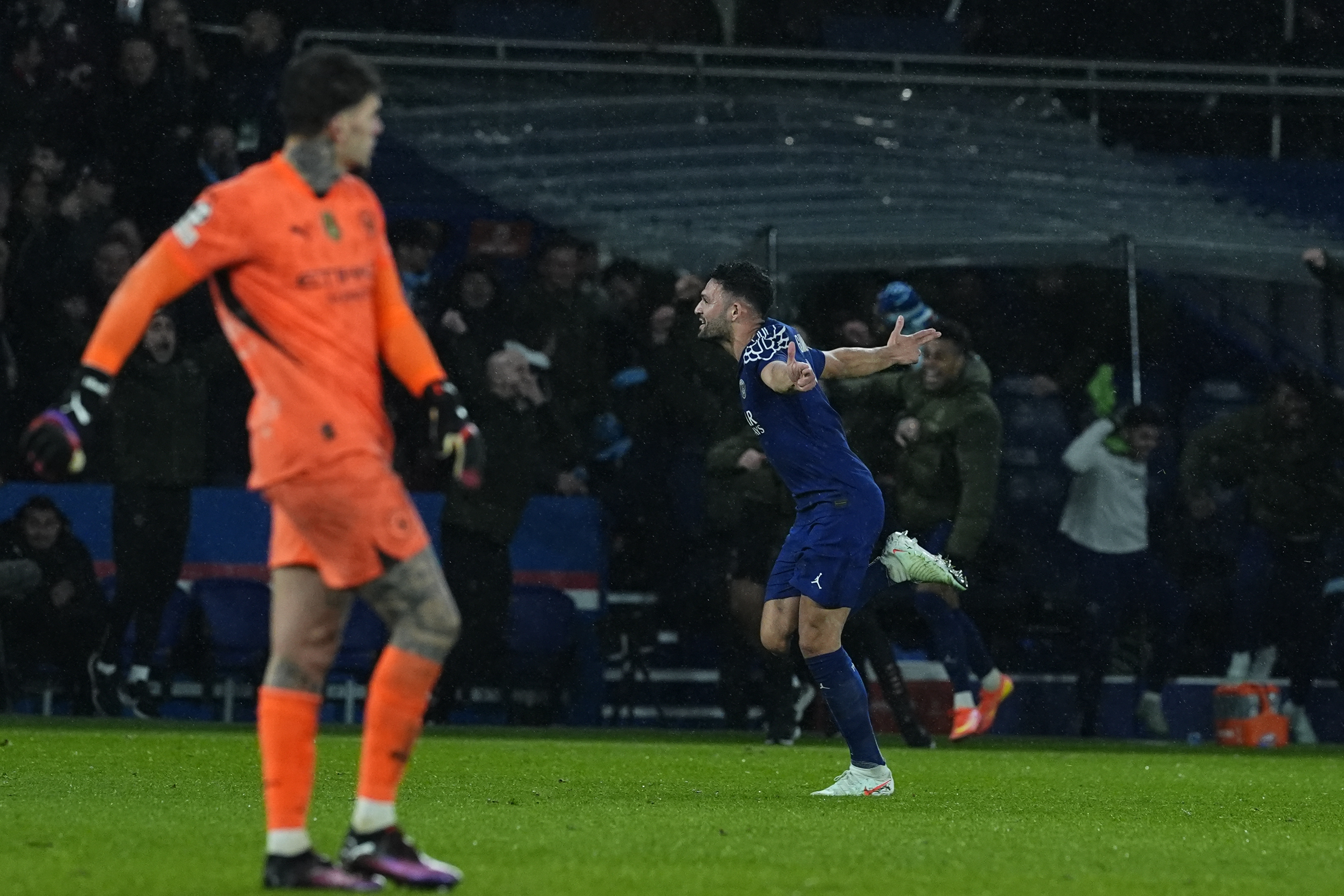 巴黎圣日耳曼奋力一搏,笑傲欧洲足坛 巴黎圣日耳曼奋力一搏,笑傲欧洲足坛