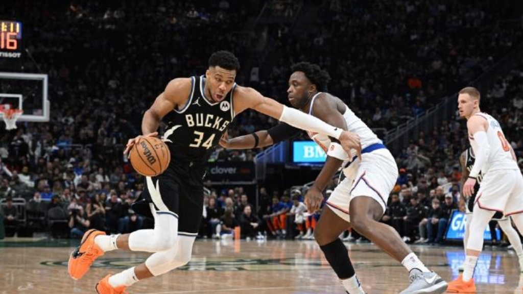 雄鹿惜败尼克斯，米德尔顿