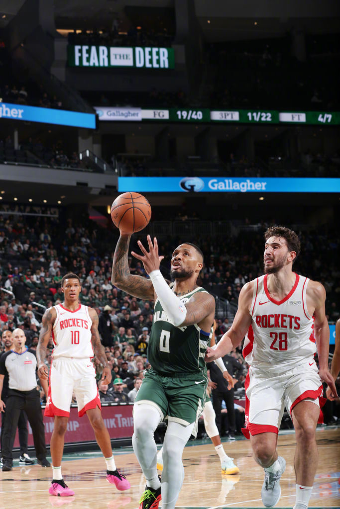 火箭客场险胜雄鹿，取得四连胜