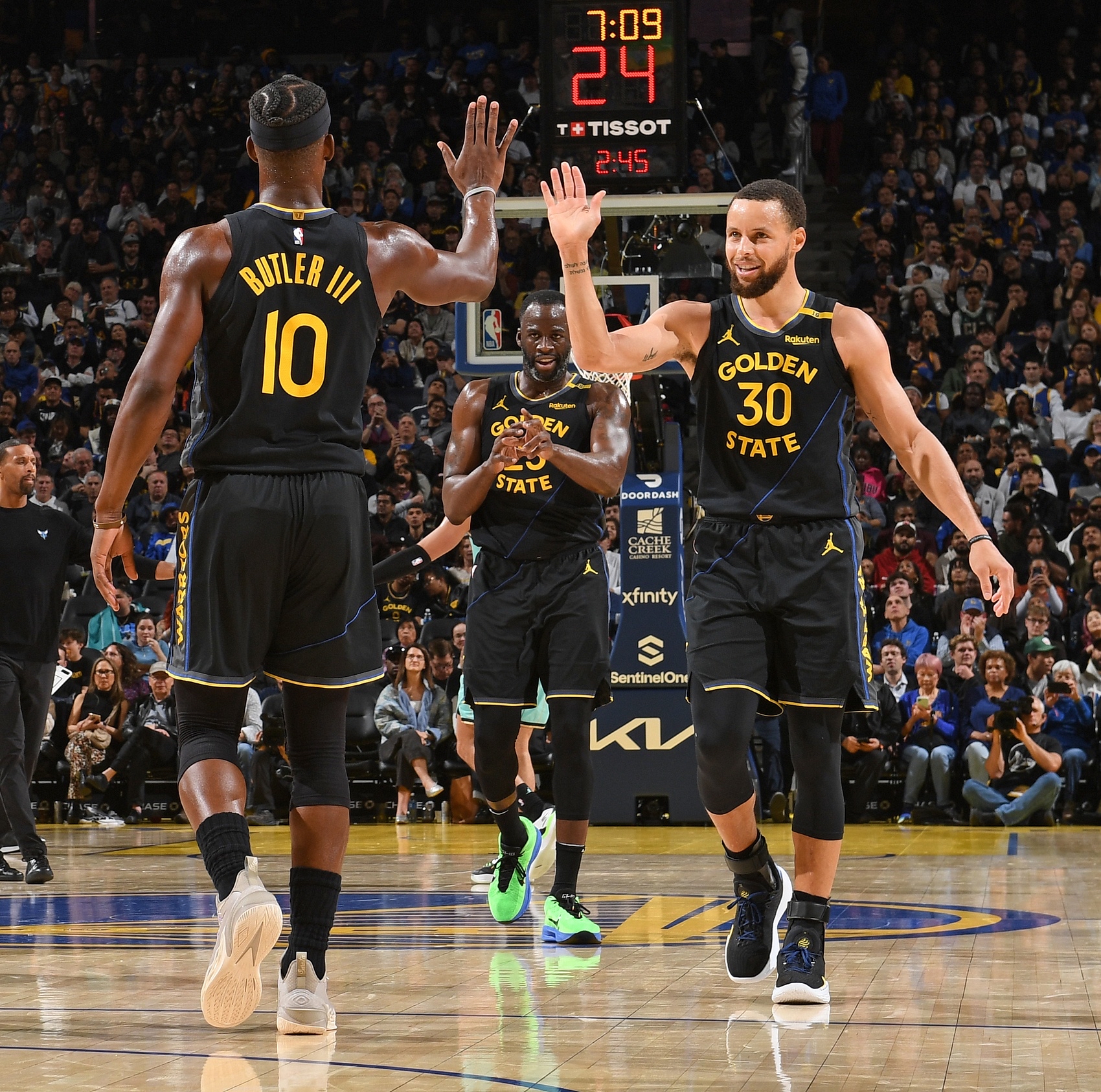 灰熊主场大胜热火，取得五连胜