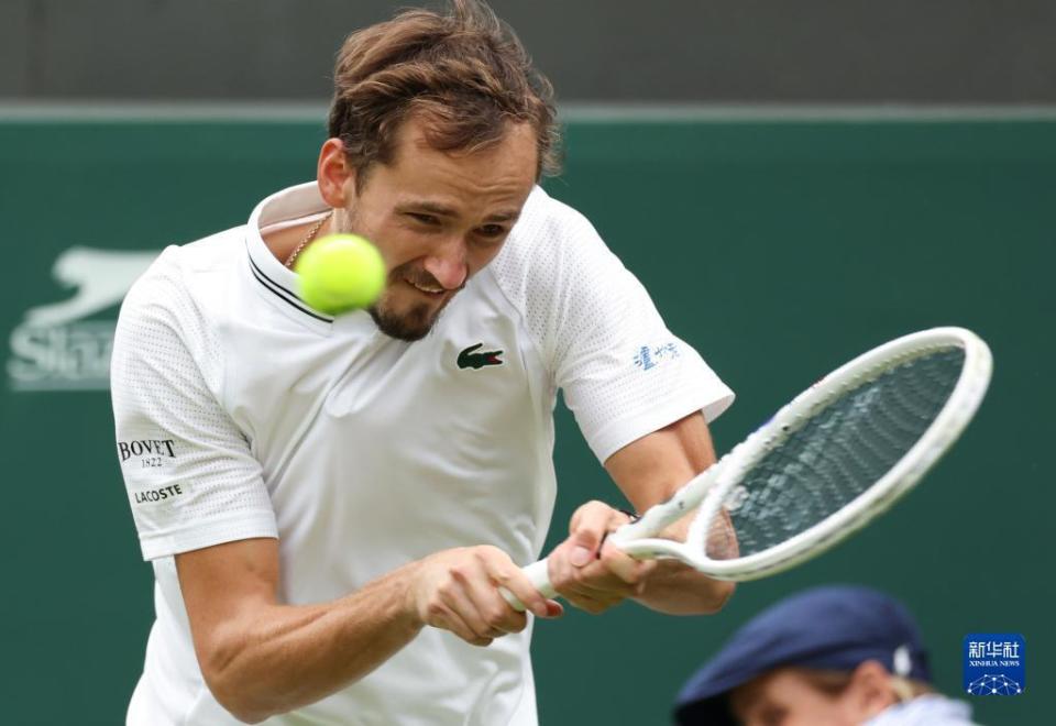 拉沃尔杯完胜温网,梅德韦杰夫刷新纪录的简单介绍 拉沃尔杯完胜温网,梅德韦杰夫刷新纪录的简单介绍